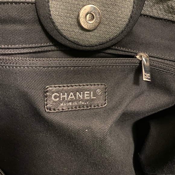Authentic Chanel Deauville big tote - Picture 3 of 16